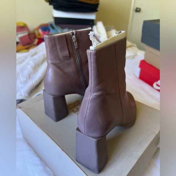 Camper Boots - Picture 3 of 5